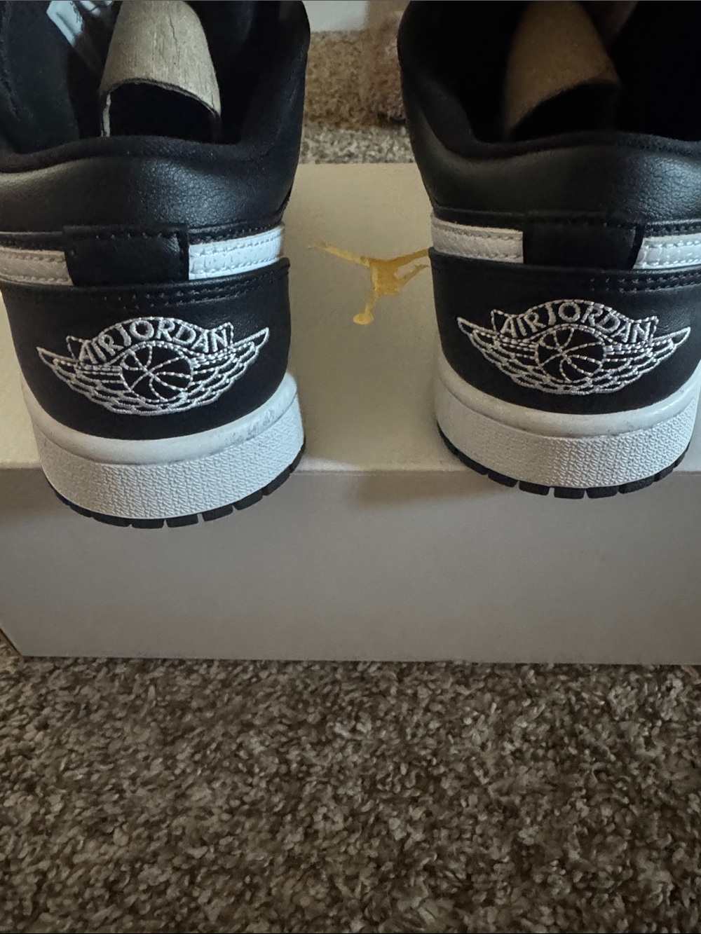 Jordan 1 Black and White wknd Low-Top Sneakers - Picture 4 of 7